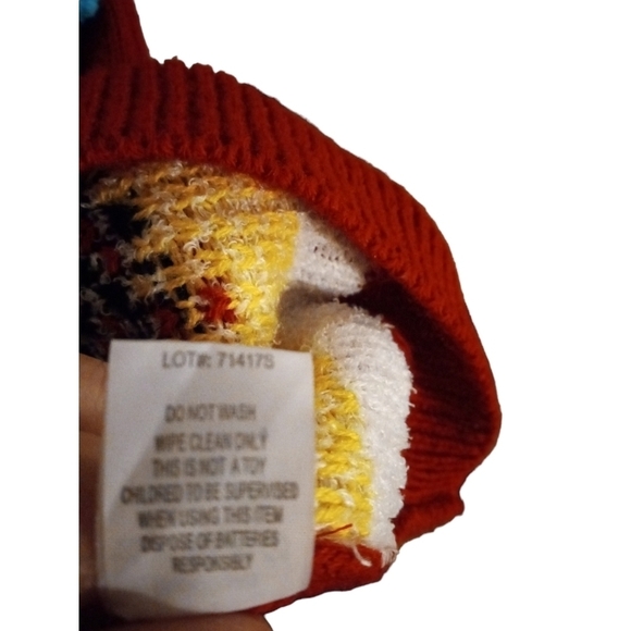 Musical-Lights Holiday Sweater Penguin & Tree plays Jingle Bells (instrumental)M - Picture 8 of 10